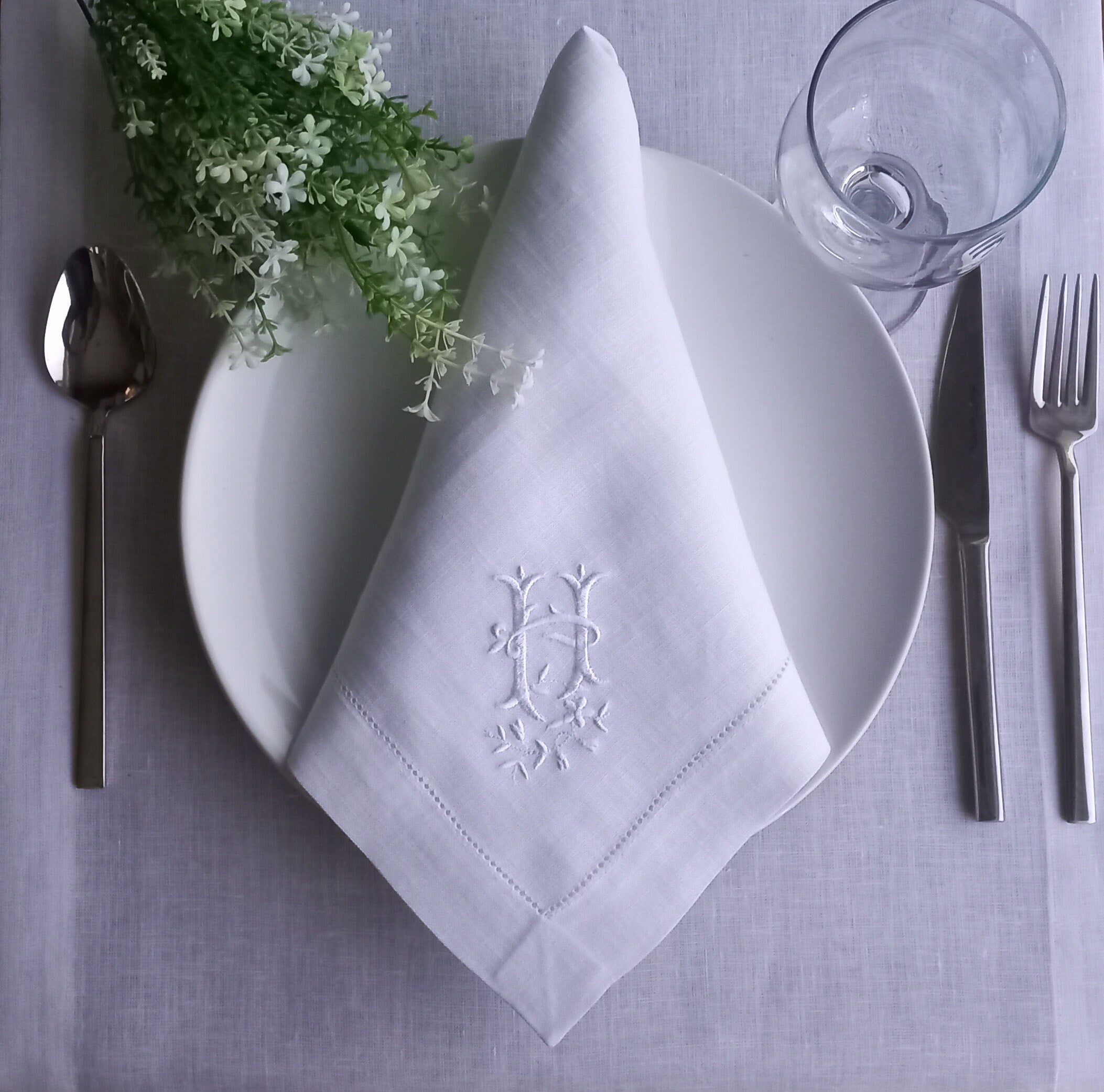 White Monogrammed Wedding Napkin, Custom Linen Napkin, Personalized Linen Napkin, Hemstitched Linen Napkin, Custom Napkin Housewarming Gift