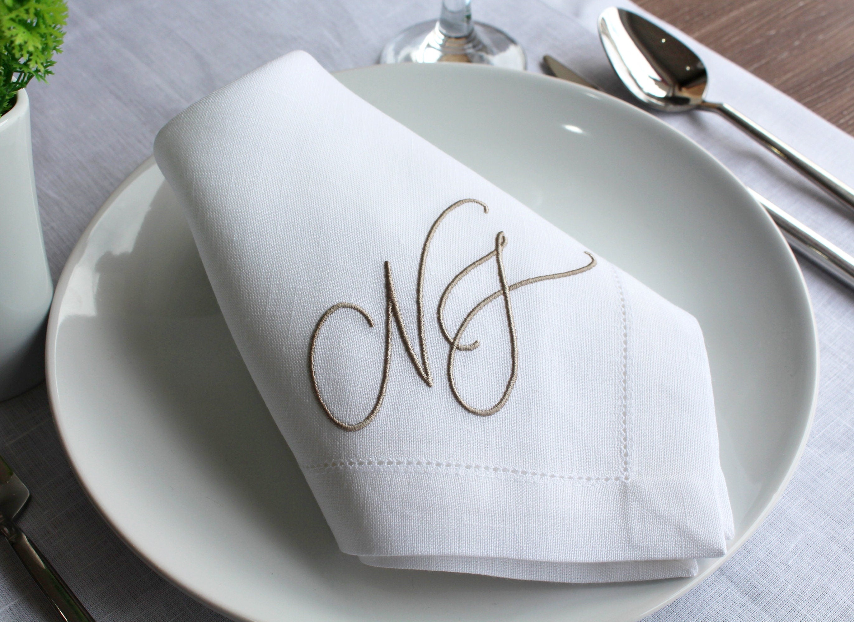 Custom Logo Embroidered Luxury Linen Napkin, Personal Logo Embroidered Linen Napkin, Company Emblem Embroidered Napkin for Company Dinner