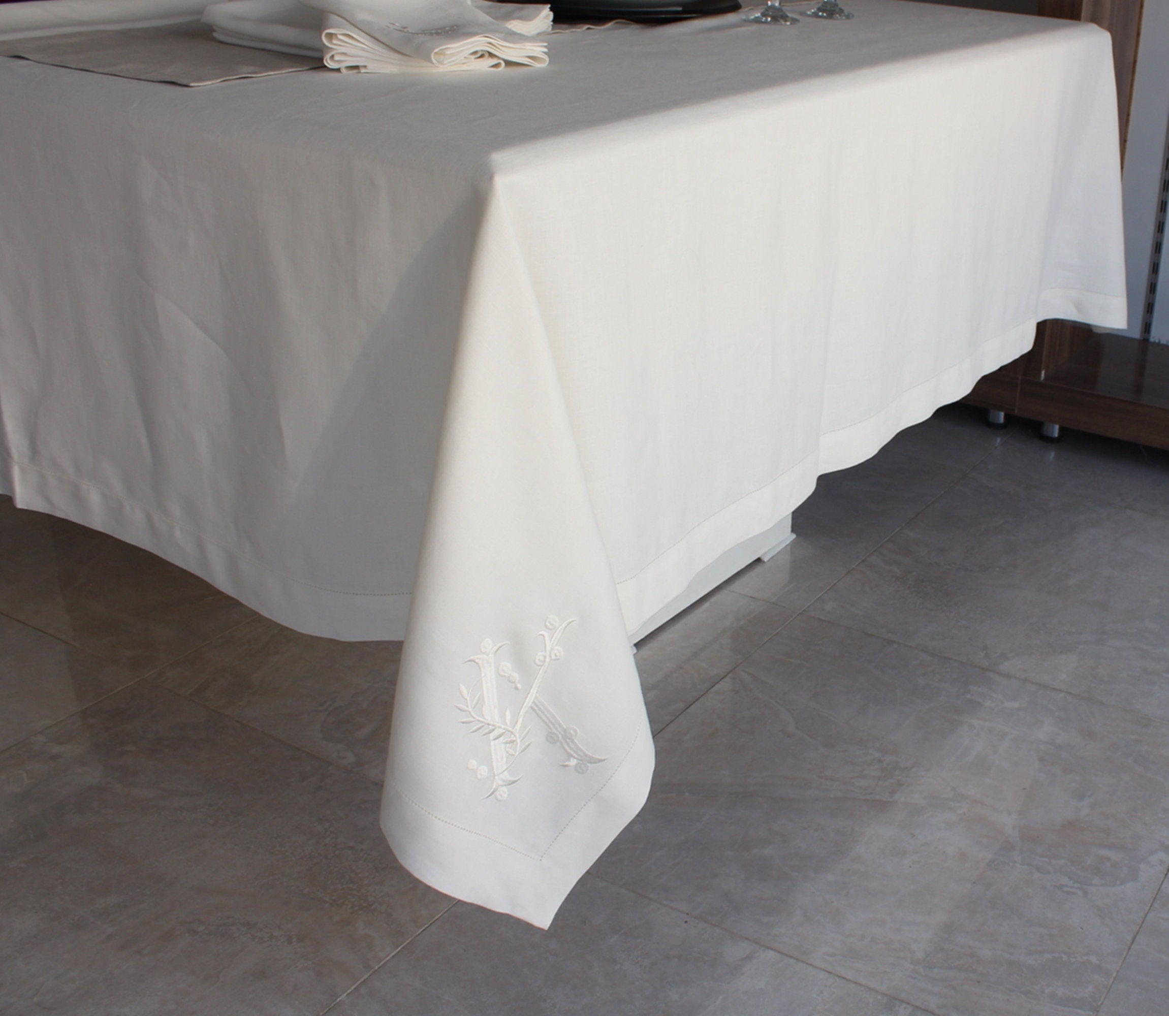 Ekstra Large Linen Tablecloth, Logo Embroidered Linen Table Cloth, Wedding Table Decor, Embroidered Tablecloth, Perfect Mitered Tablecloth