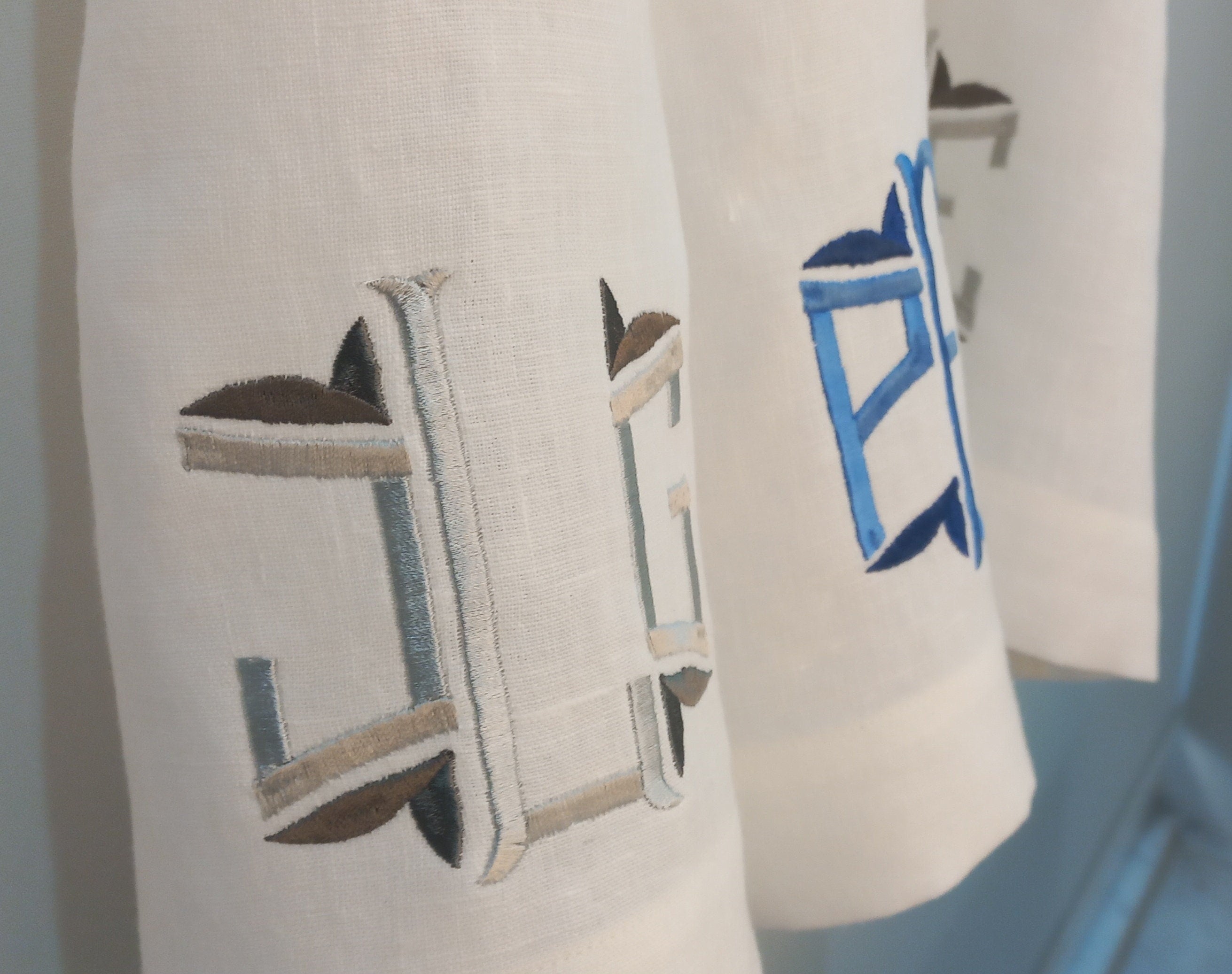 Luxury Linen Towel with Initials Embroidery, Family Initials Linen Towel, Kitchen&Bathroom Towel, Housewarming Gift, Guest Towel, Tea Towel