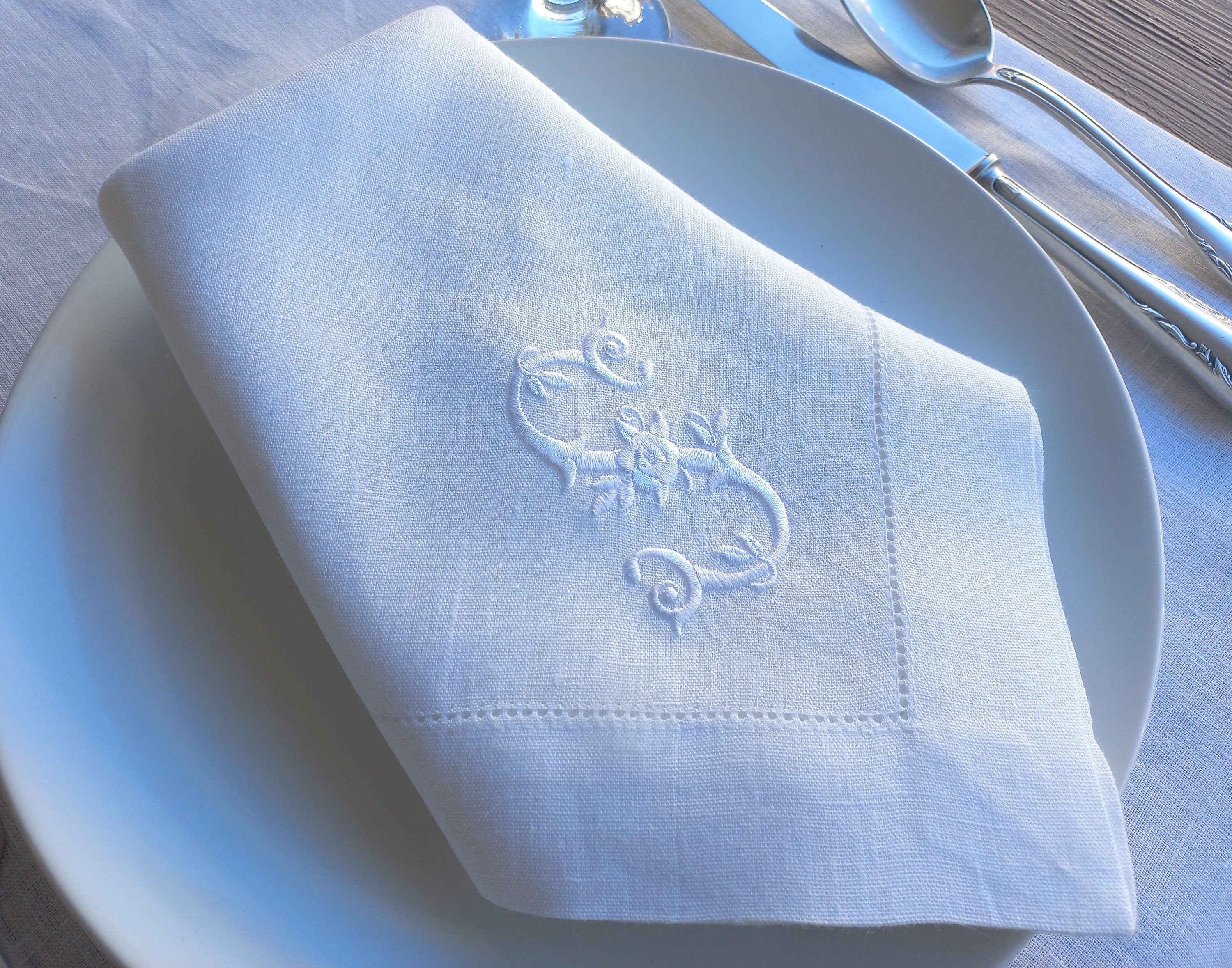 Initial Embroidered Linen Napkin, Custom Linen Napkin, Personalized Linen Napkin, Hemstitched Linen Napkin, Custom Napkin for Wedding Gift