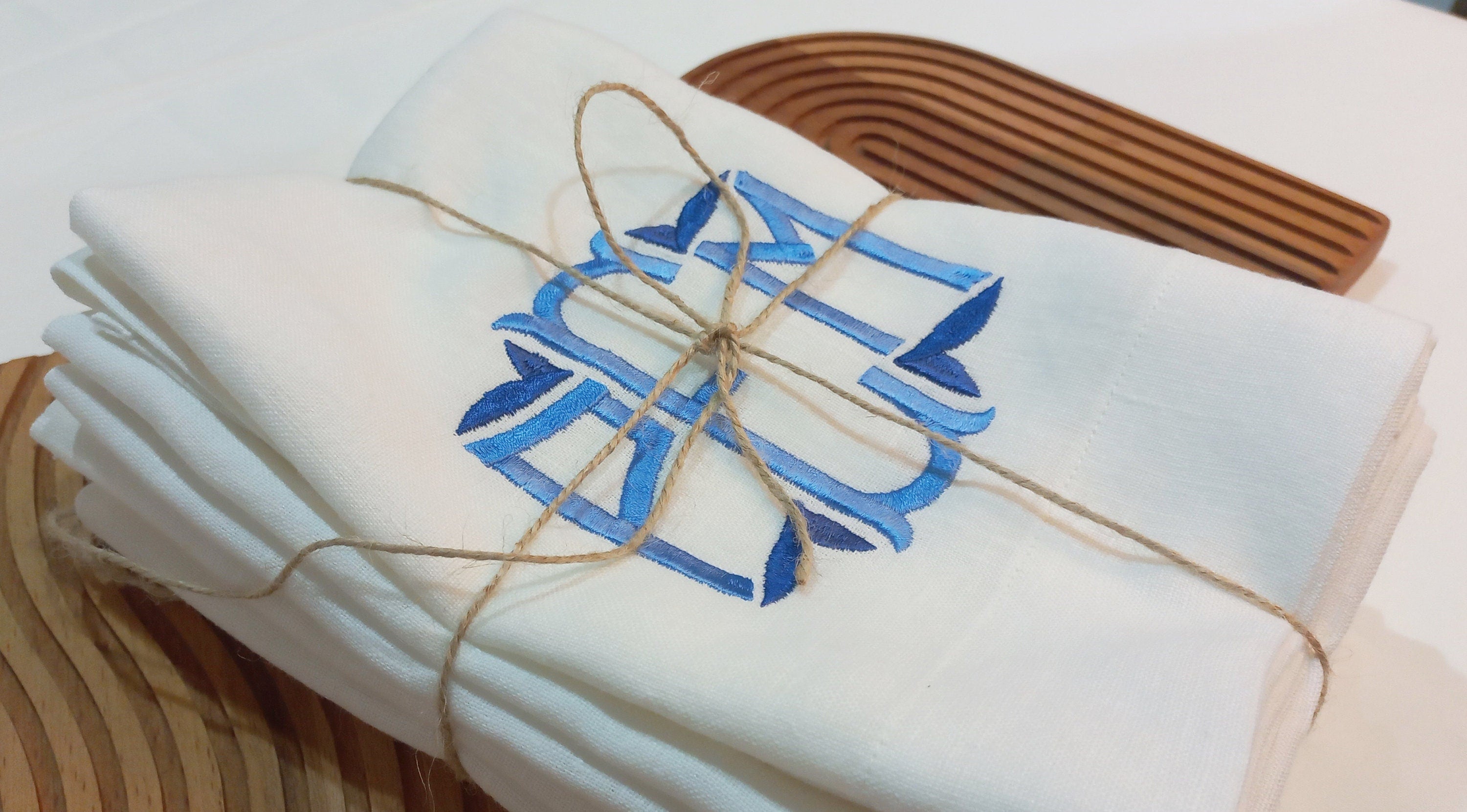 Luxury Linen Towel with Initials Embroidery, Family Initials Linen Towel, Kitchen&Bathroom Towel, Housewarming Gift, Guest Towel, Tea Towel