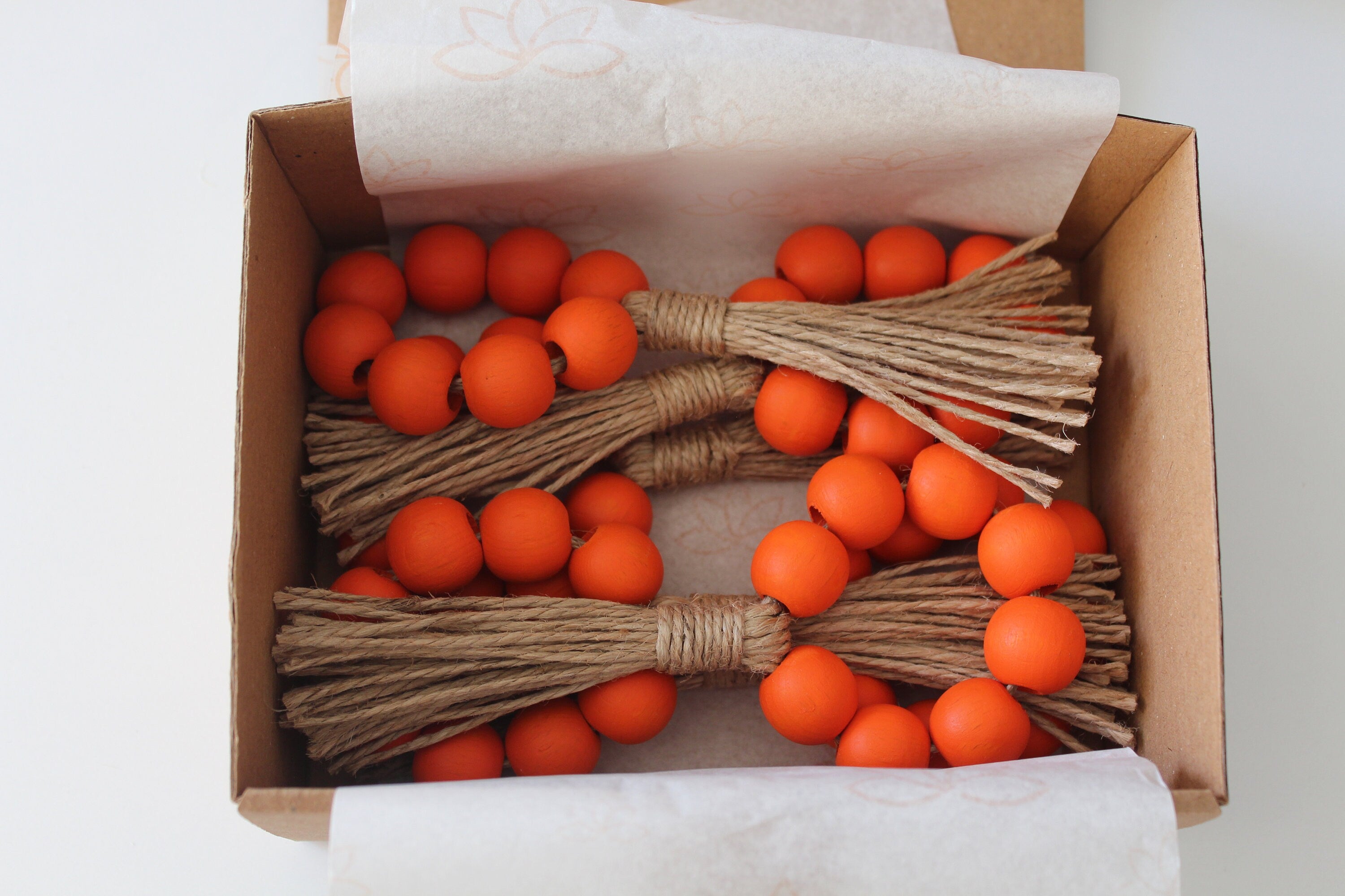 Orange Wooden Bead Napkin Ring, Halloween Decor, Jute Fringed Bead Napkin Ring, Boho Wooden Bead Napkin Ring, Kitchen Decor, Wedding Decor