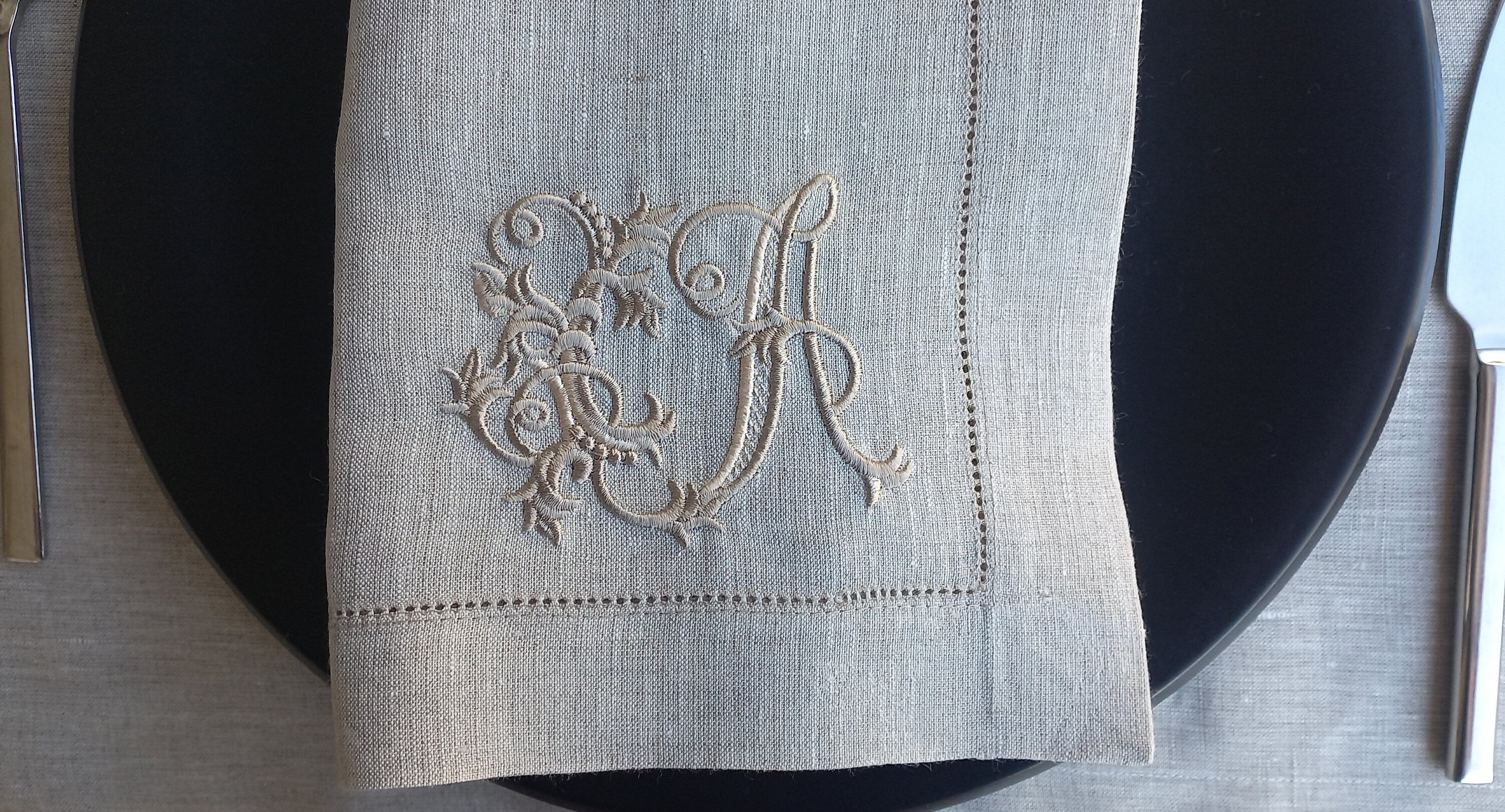 Monogrammed Luxury Linen Napkin, Wedding Linen Napkin, Customized Linen Napkin, Hemstitched Linen Napkin, Embroidered Linen Dinner Napkin