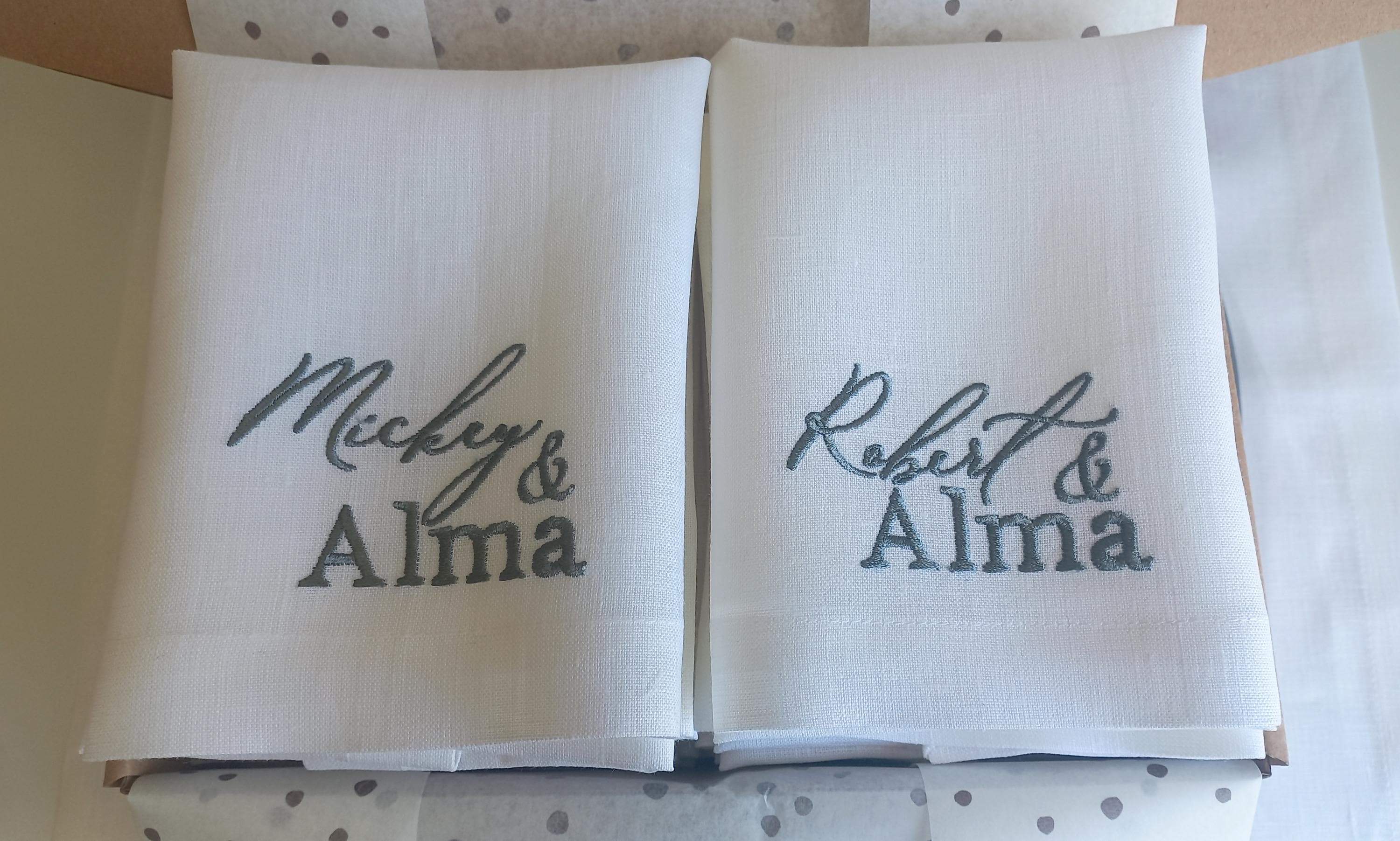 Custom Logo Embroidered Luxury Linen Napkin, Personalize Logo Embroidered Linen Napkin, Company Emblem Embroidered Napkin for Company Dinner