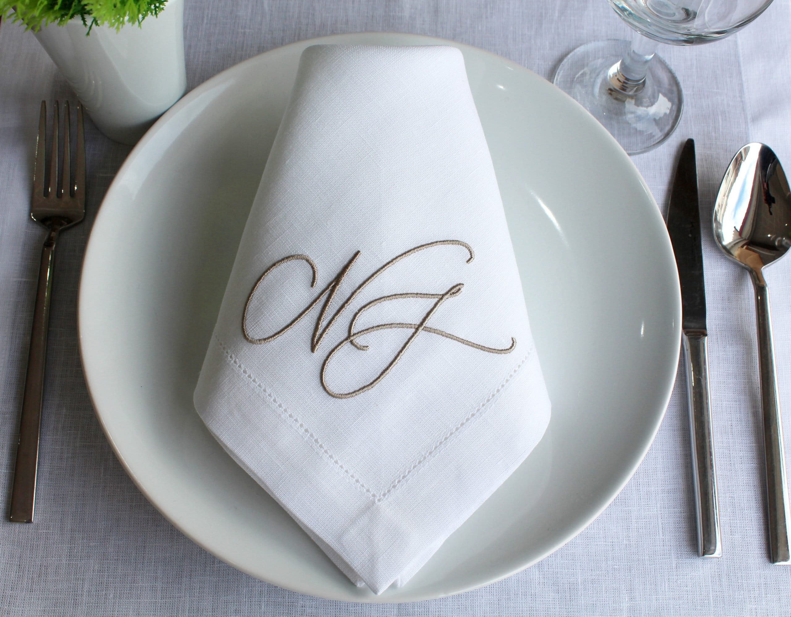 Custom Logo Embroidered Luxury Linen Napkin, Personal Logo Embroidered Linen Napkin, Company Emblem Embroidered Napkin for Company Dinner