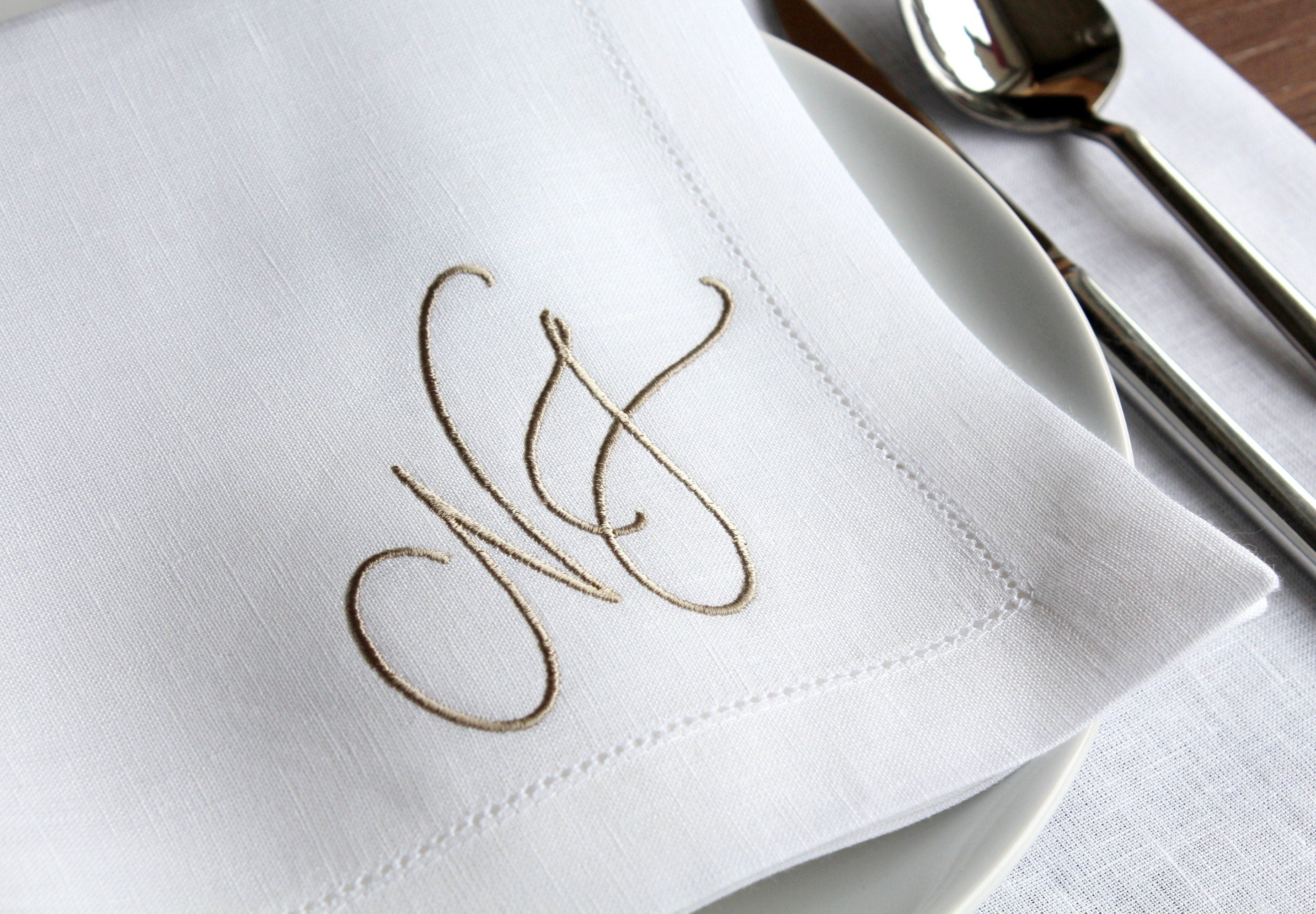 Custom Logo Embroidered Luxury Linen Napkin, Personal Logo Embroidered Linen Napkin, Company Emblem Embroidered Napkin for Company Dinner