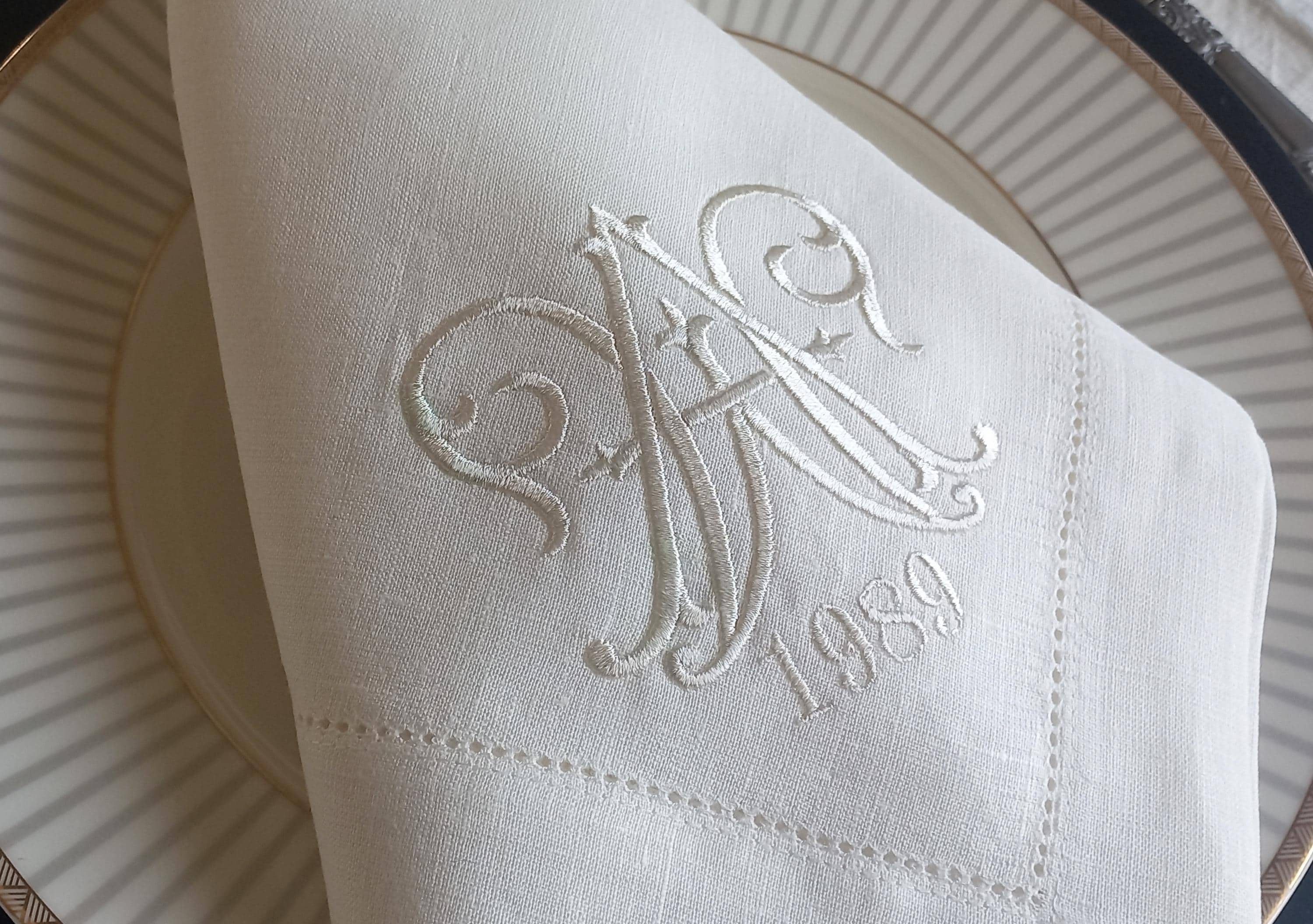 Double Lettered Linen Wedding Napkin, Interlocked Monogrammed Linen Napkin, Custom Linen Napkin, 6 to 24 inches Hemstitched Linen Napkin