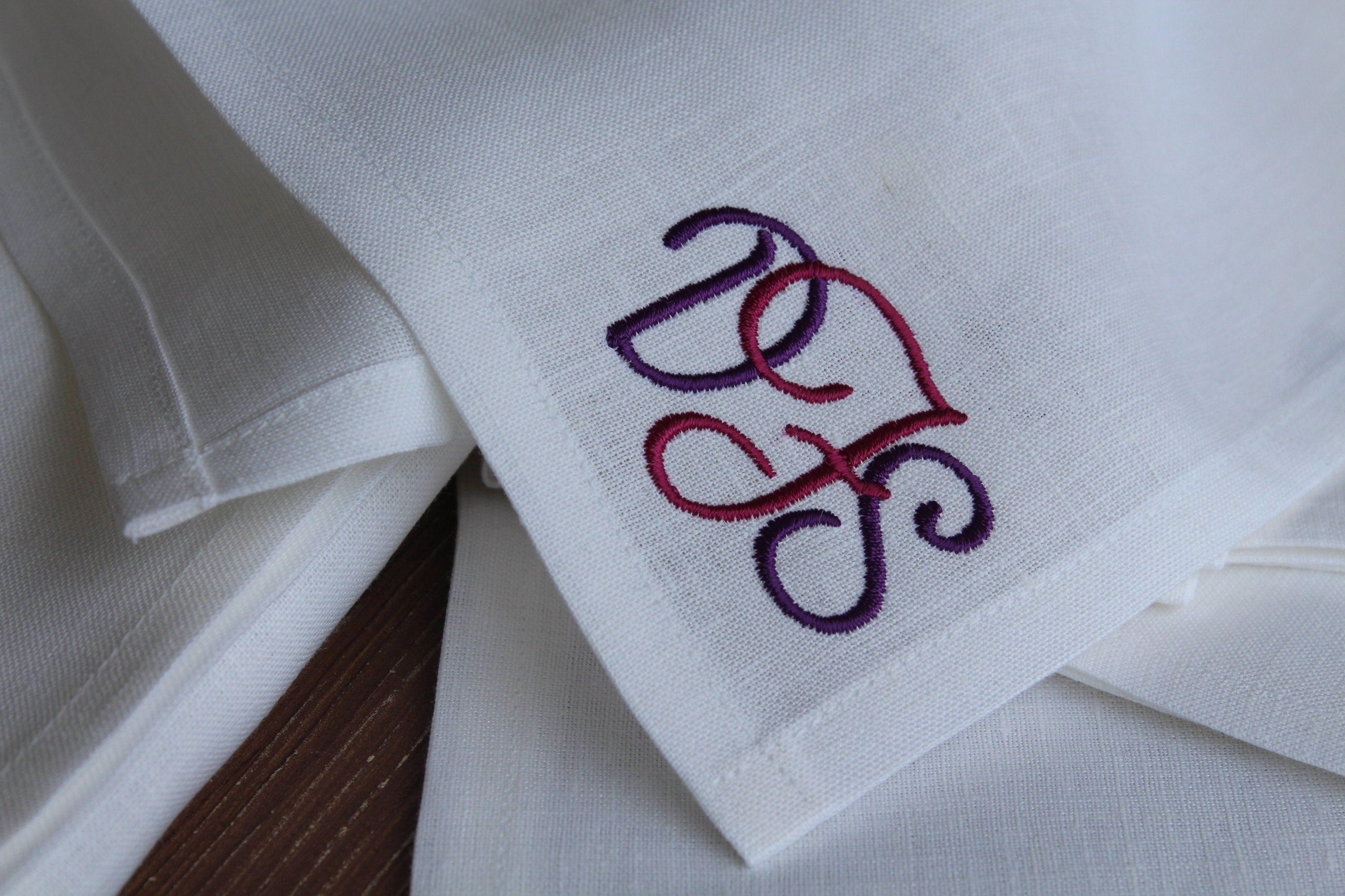 Personal Logo Embroidered Linen Handkies, Custom Hanky, Embroidered Luxury Linen Handkercief, Embroidered Linen Handkies for Bridal Shower