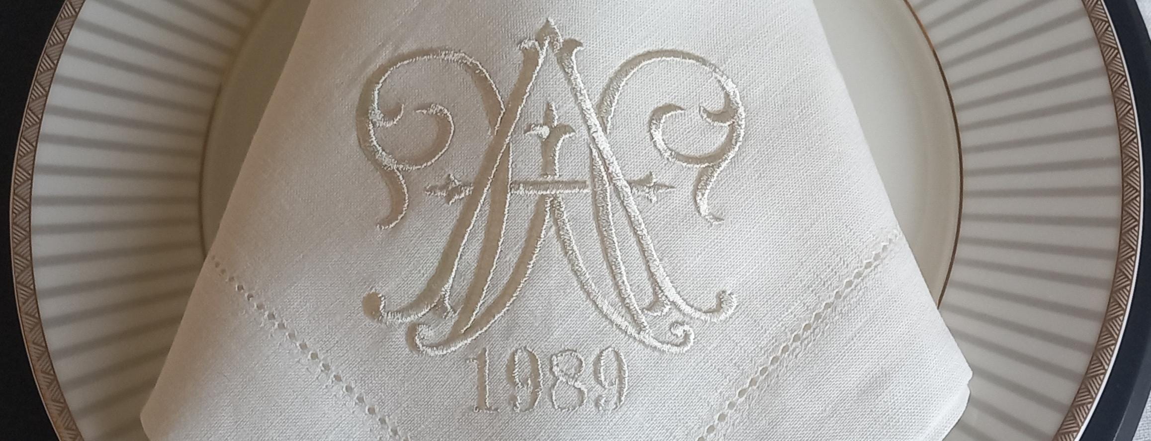 Double Lettered Linen Wedding Napkin, Interlocked Monogrammed Linen Napkin, Custom Linen Napkin, 6 to 24 inches Hemstitched Linen Napkin
