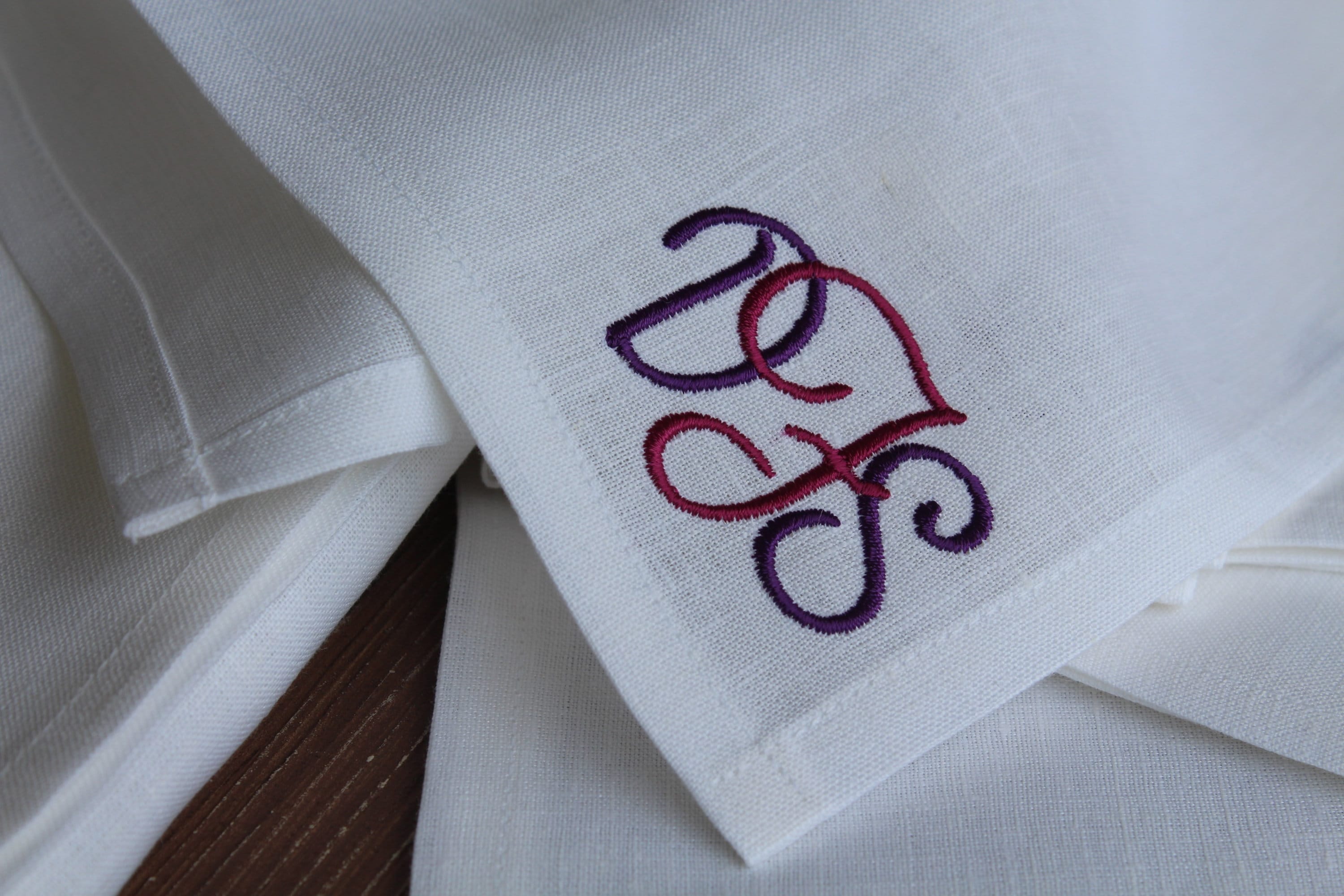 Embroidered Luxury Linen Handkercief, Personal Logo Embroidered Linen Handkies, Embroidered Linen Handkies for Bridal Shower, Custom Hanky