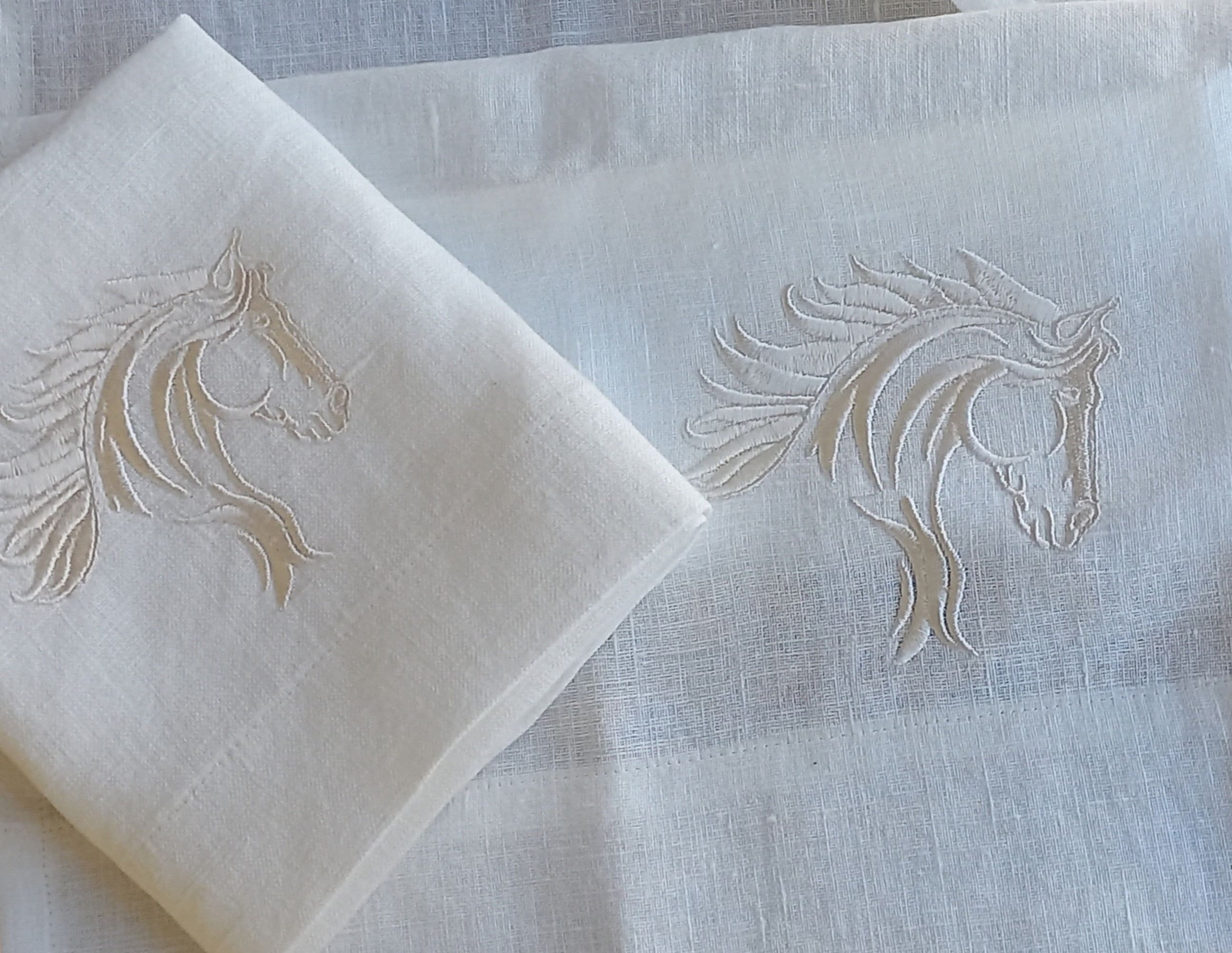 Animal Embroidered Linen Towel, Guest Towel, Linen Tea Towel, Horse Head Embroidered Linen Towel, Kitchen&Bathroom Towel, Housewarming Gift