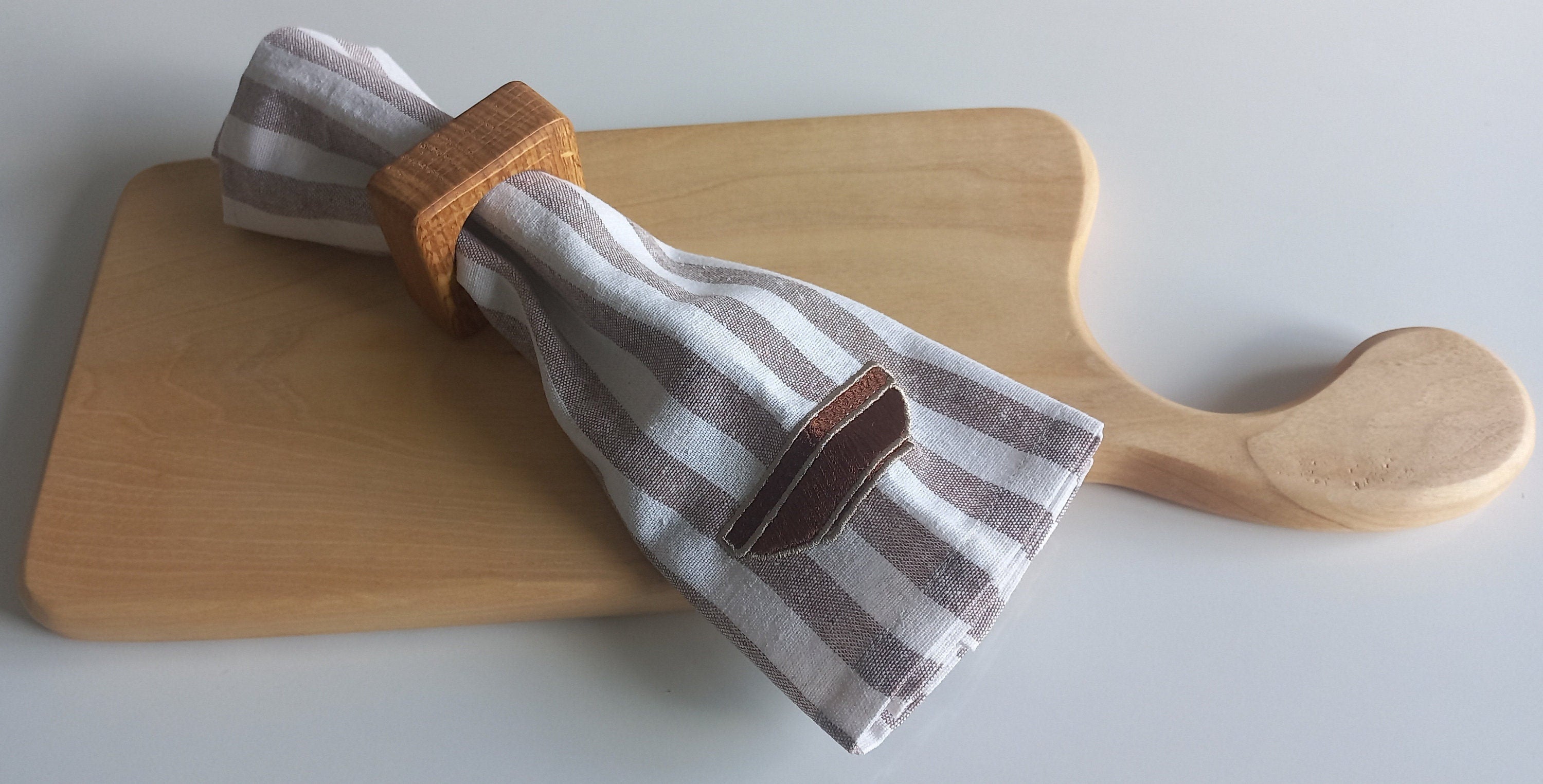 Oak Wooden Napkin Ring, Rustik Napkin Holder, Oak Square Napkin Ring, Boho Wooden Napkin Ring, Kitchen Decor, Christmas Decor, Wedding Decor