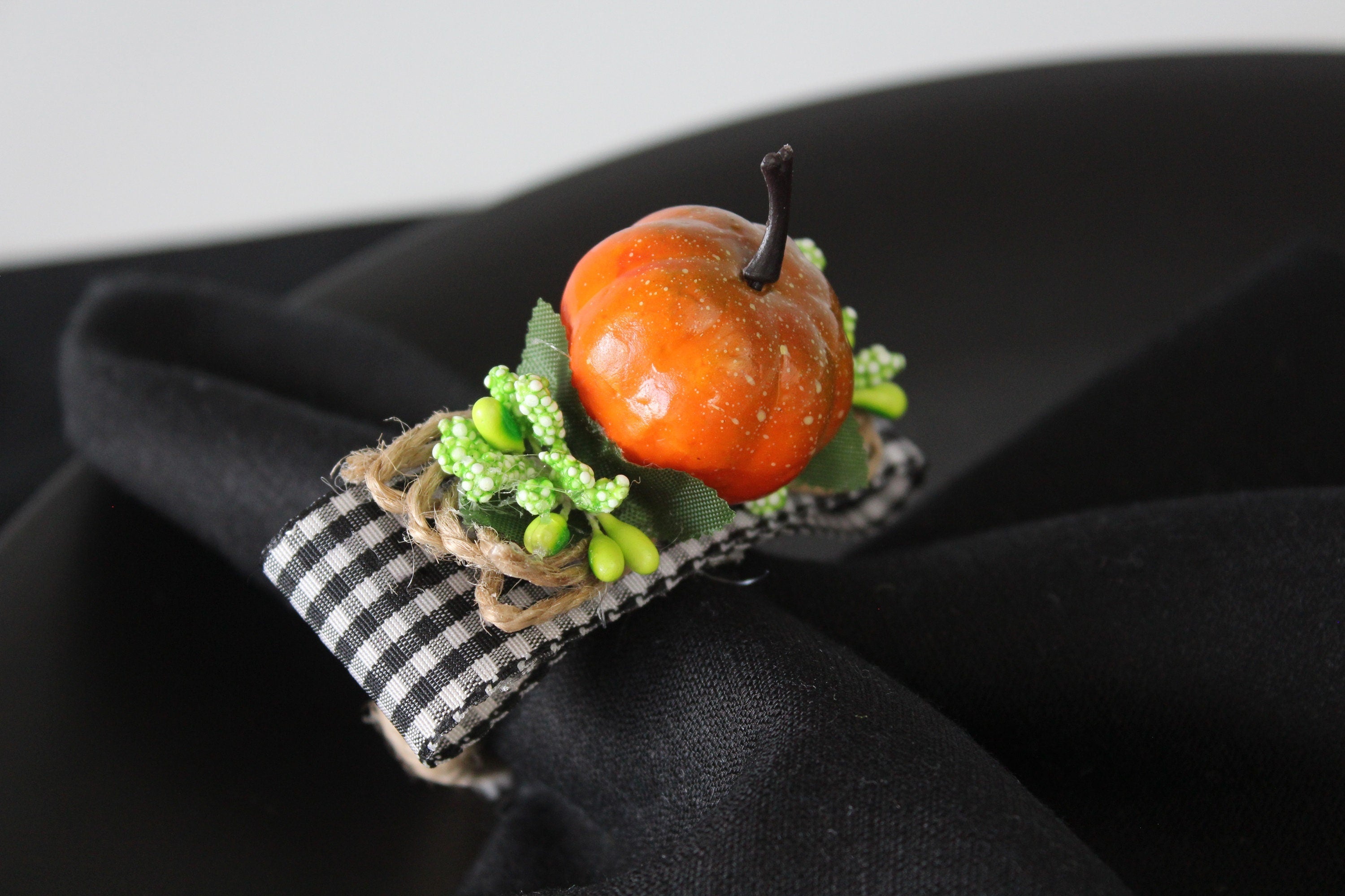 Pumpkin Napkin Ring, Pumpkin Napkin Holder, Halloween Table Decor, Halloween Party Decor, Artificial Pumpkin Napkin Ring, Housewarming Gift